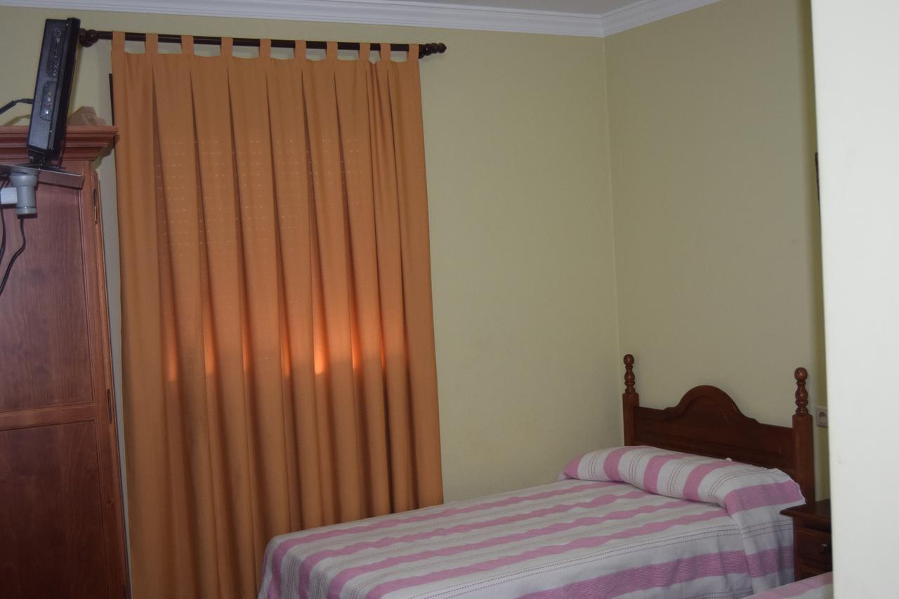 Pedrera Hotel Rio Seco מראה חיצוני תמונה