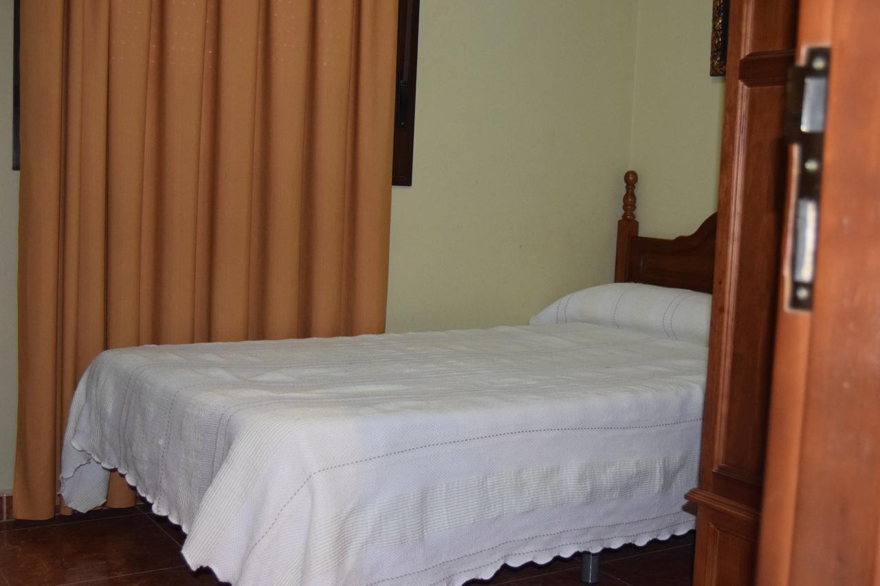 Pedrera Hotel Rio Seco מראה חיצוני תמונה